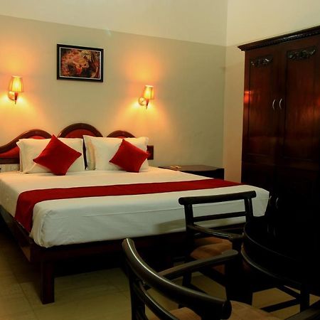 Hotel Xavier'S Residency à Kollam Extérieur photo