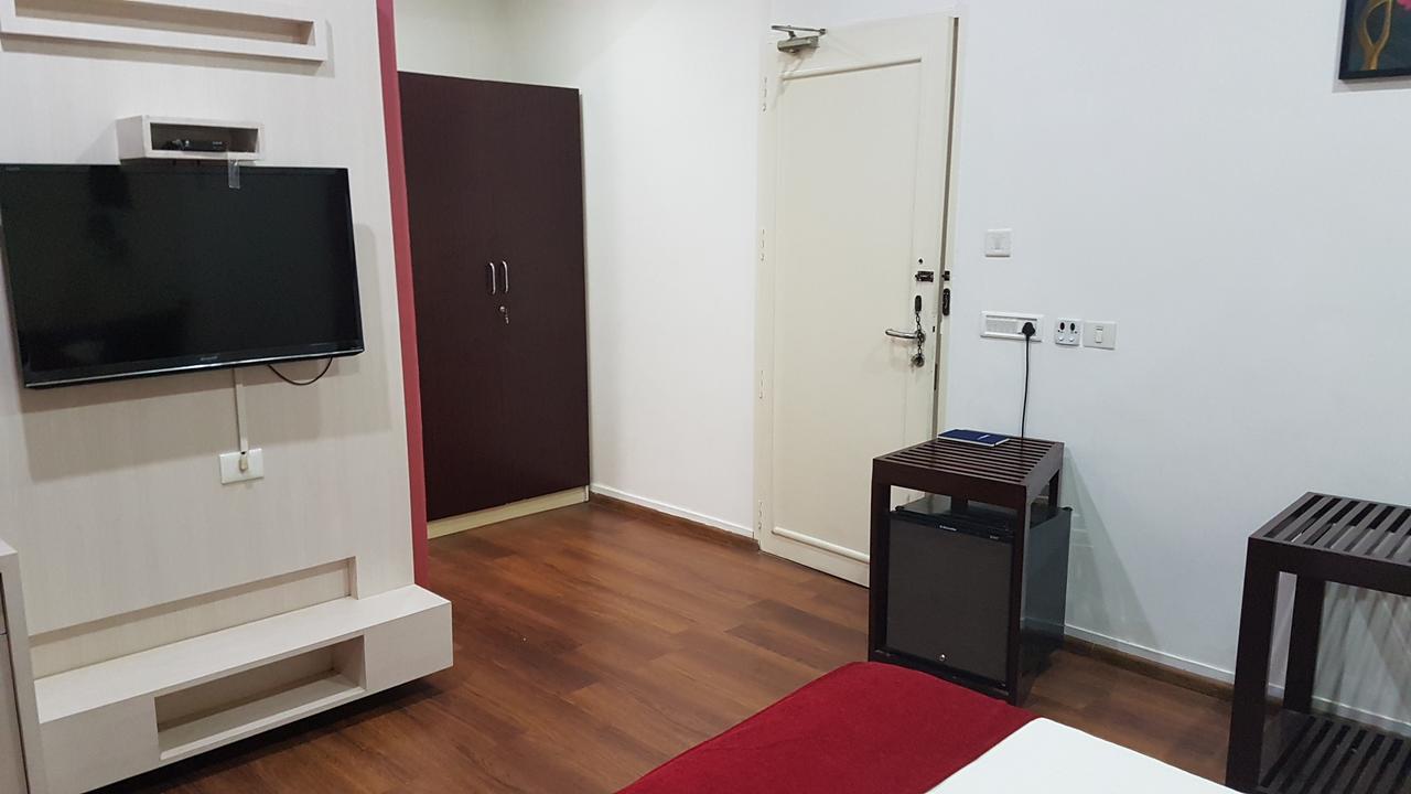 Hotel Xavier'S Residency à Kollam Extérieur photo