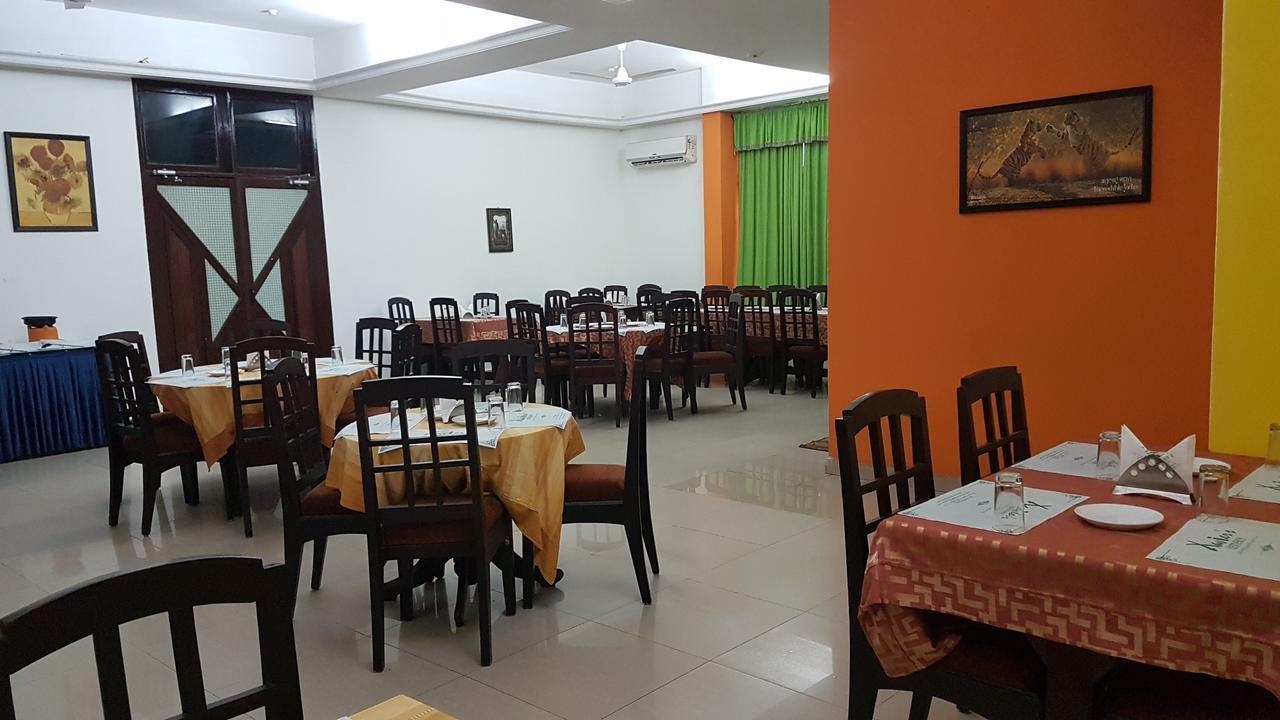 Hotel Xavier'S Residency à Kollam Extérieur photo