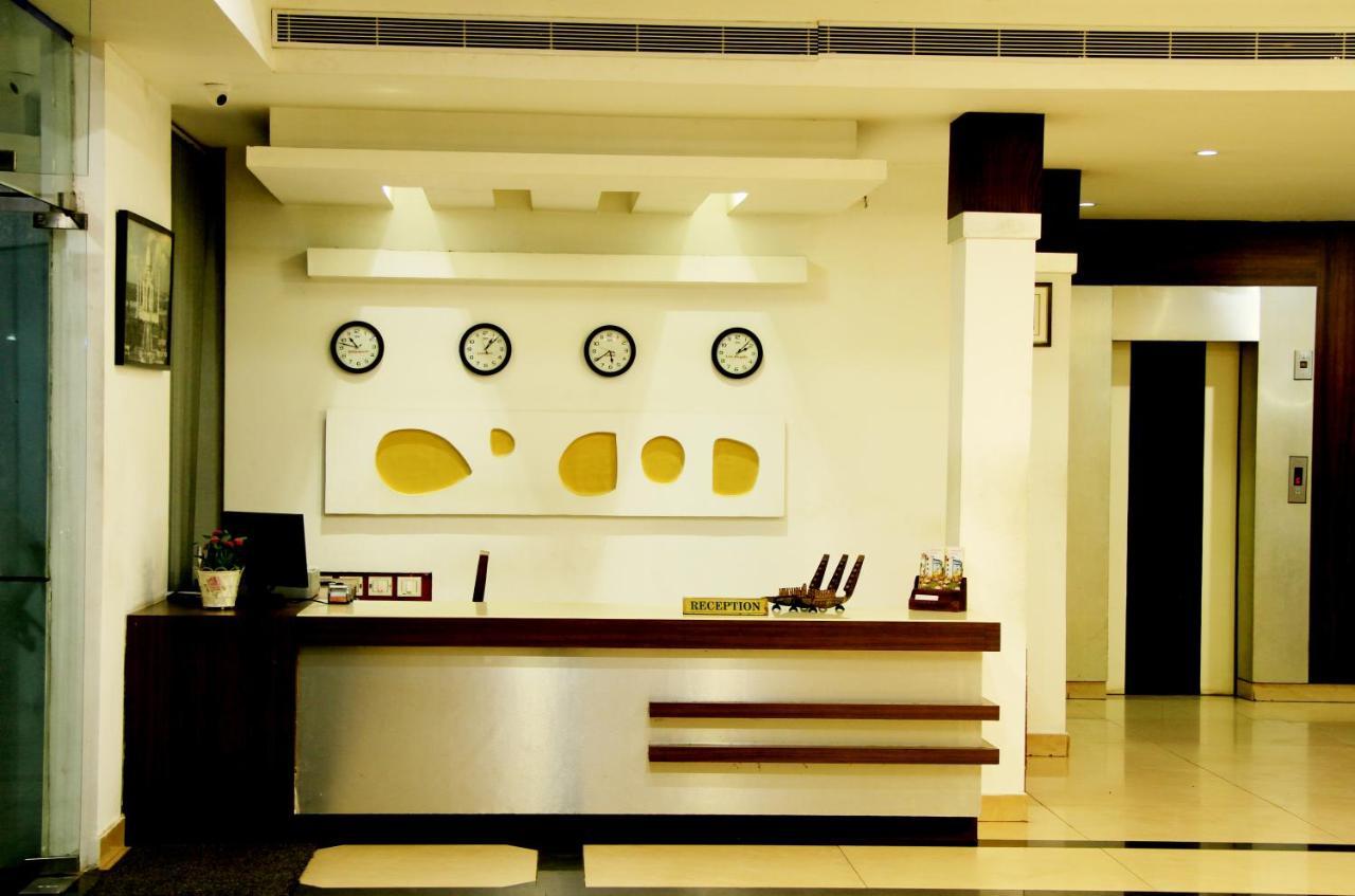 Hotel Xavier'S Residency à Kollam Extérieur photo