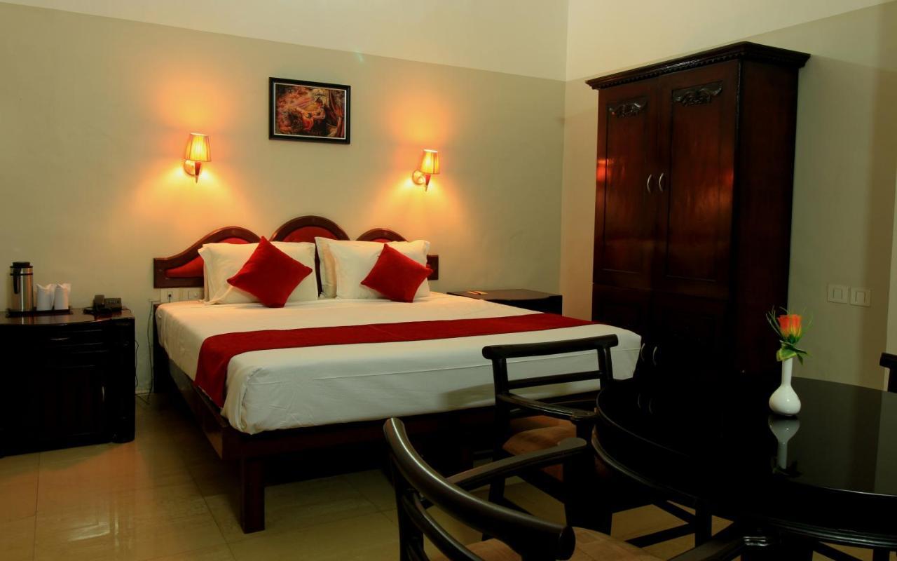 Hotel Xavier'S Residency à Kollam Extérieur photo