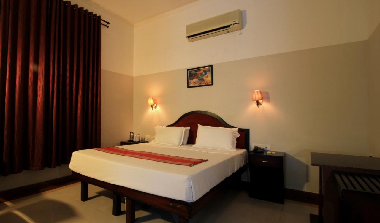 Hotel Xavier'S Residency à Kollam Extérieur photo
