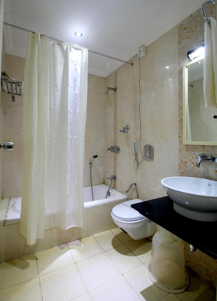 Hotel Xavier'S Residency à Kollam Extérieur photo