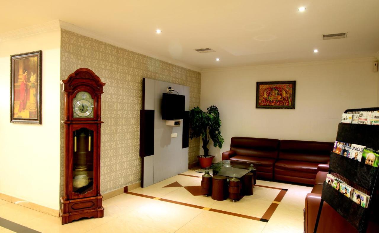 Hotel Xavier'S Residency à Kollam Extérieur photo