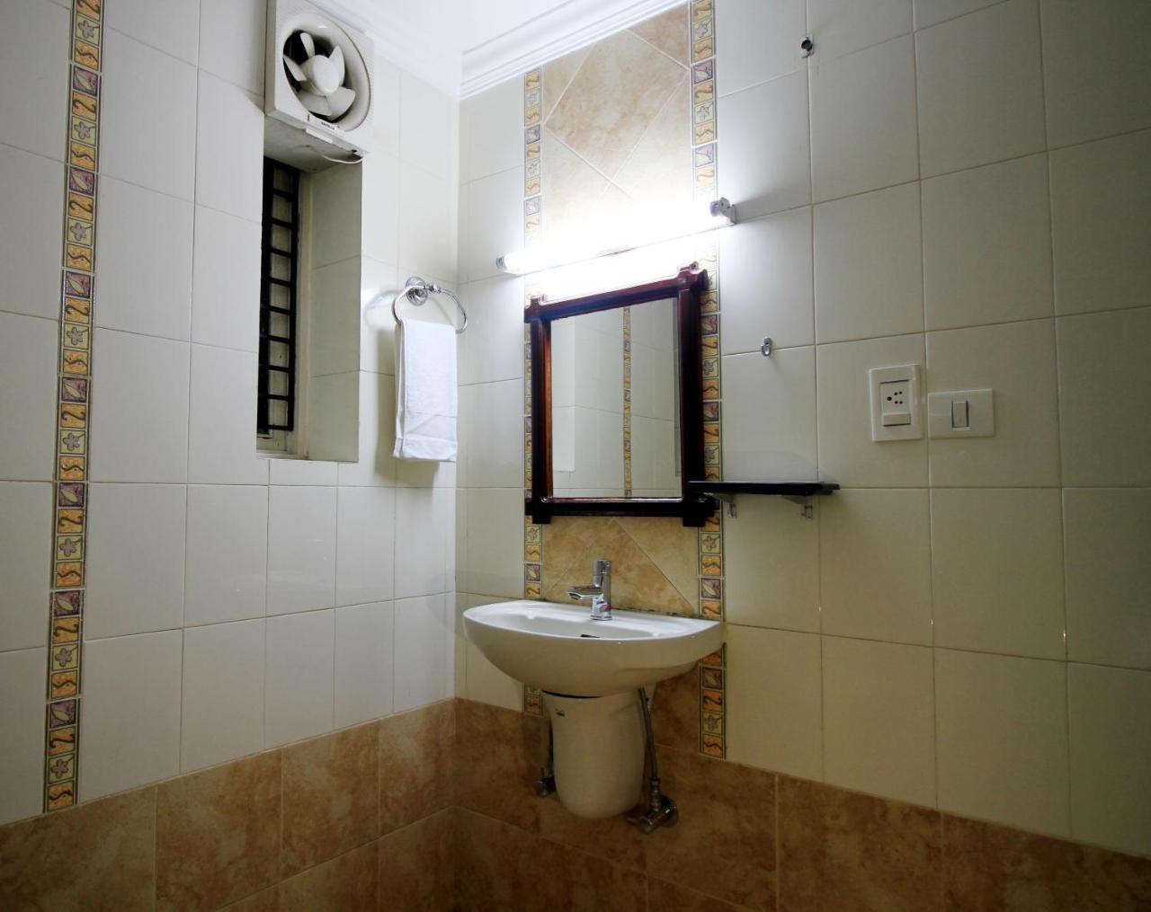 Hotel Xavier'S Residency à Kollam Extérieur photo